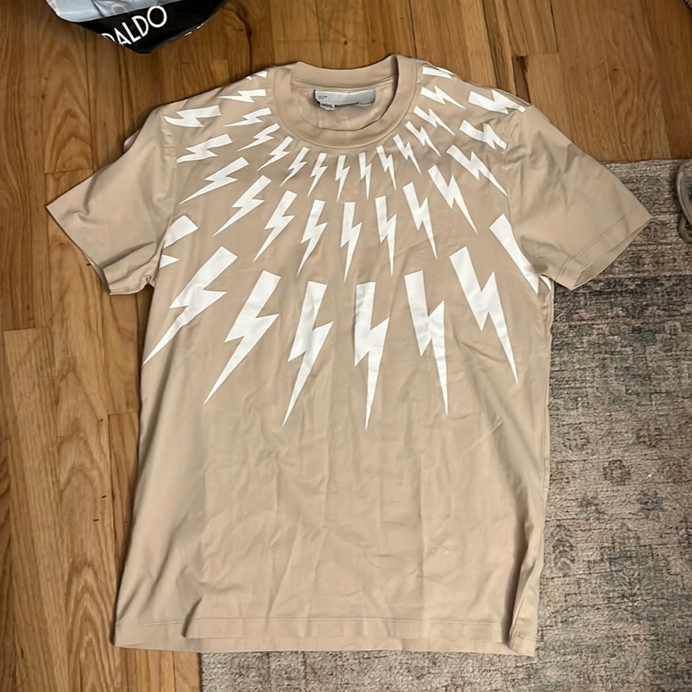 Brown t shirt